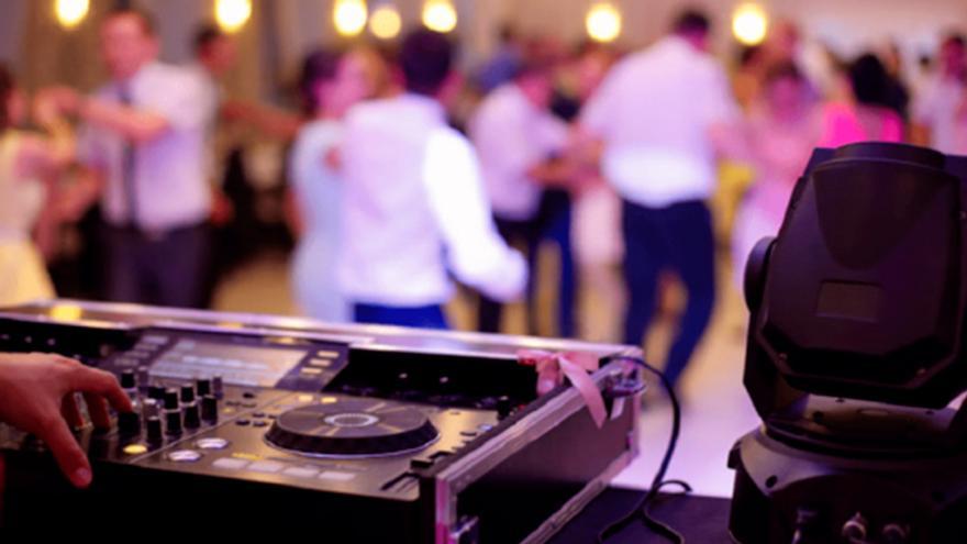 La SGAE acecha en Facebook e Instagram a bares y restaurantes que ponen música