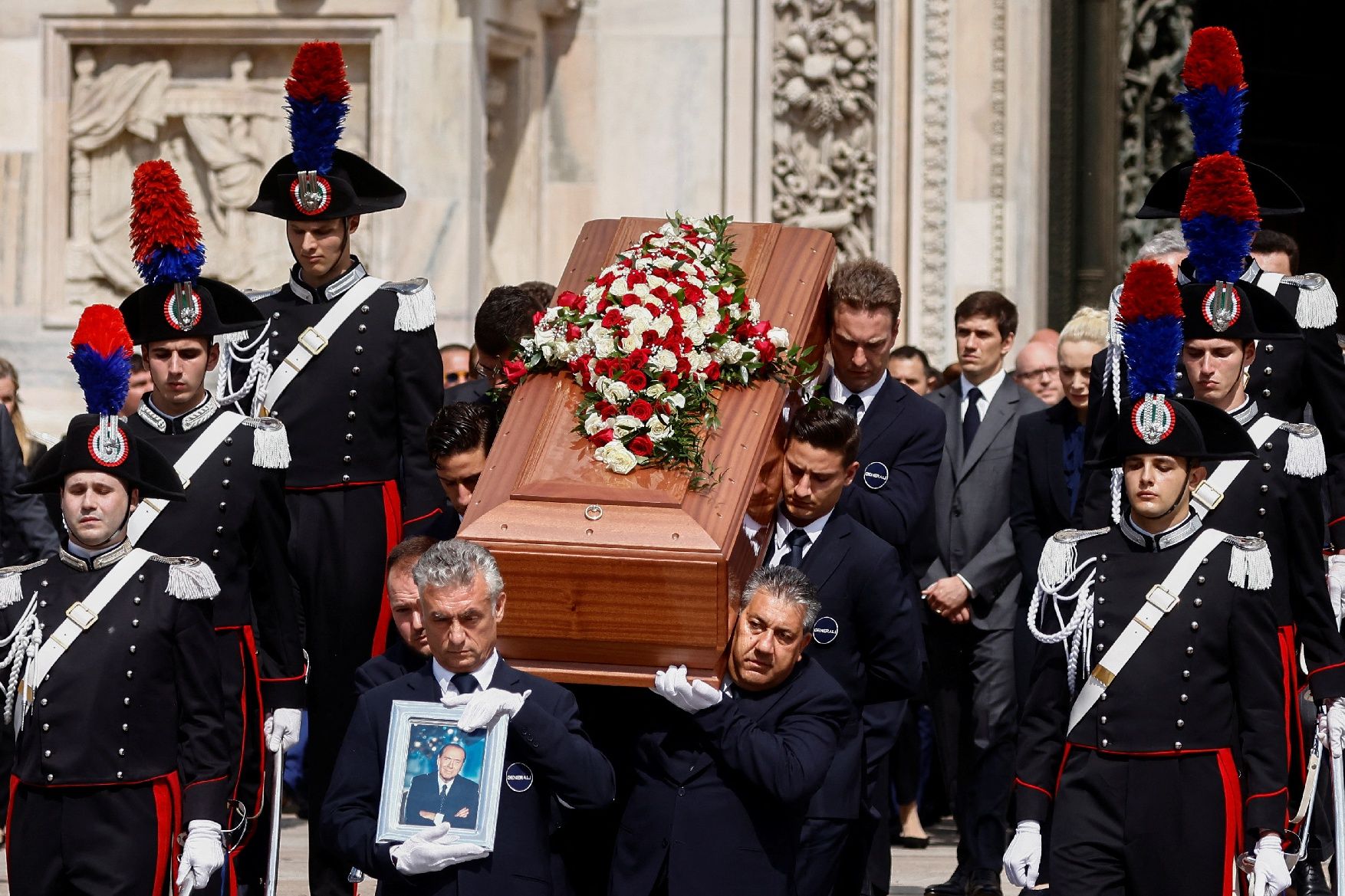 Itàlia homenatja Berlusconi amb un simbòlic funeral d'Estat que congrega a milers de persones