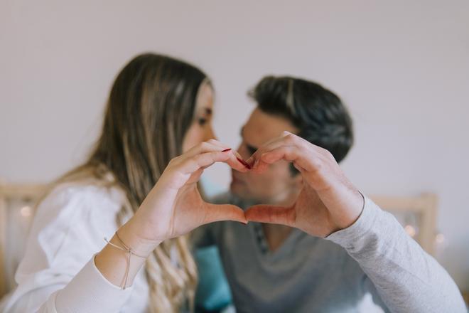 Por qué idealizar a tu pareja puede romper la relación y qué aconseja la psiquiatra