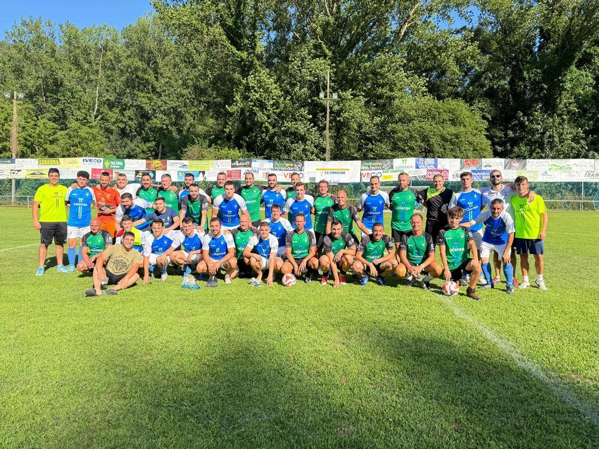 Jugadores del partido amistoso entre el CD Cornellana y el .C.C Vistalegre