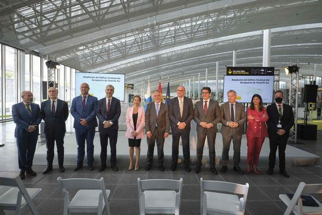 La ministra de Transportes, Raquel Sánchez, inaugura las terminales del Aeropuerto Tenerife Sur