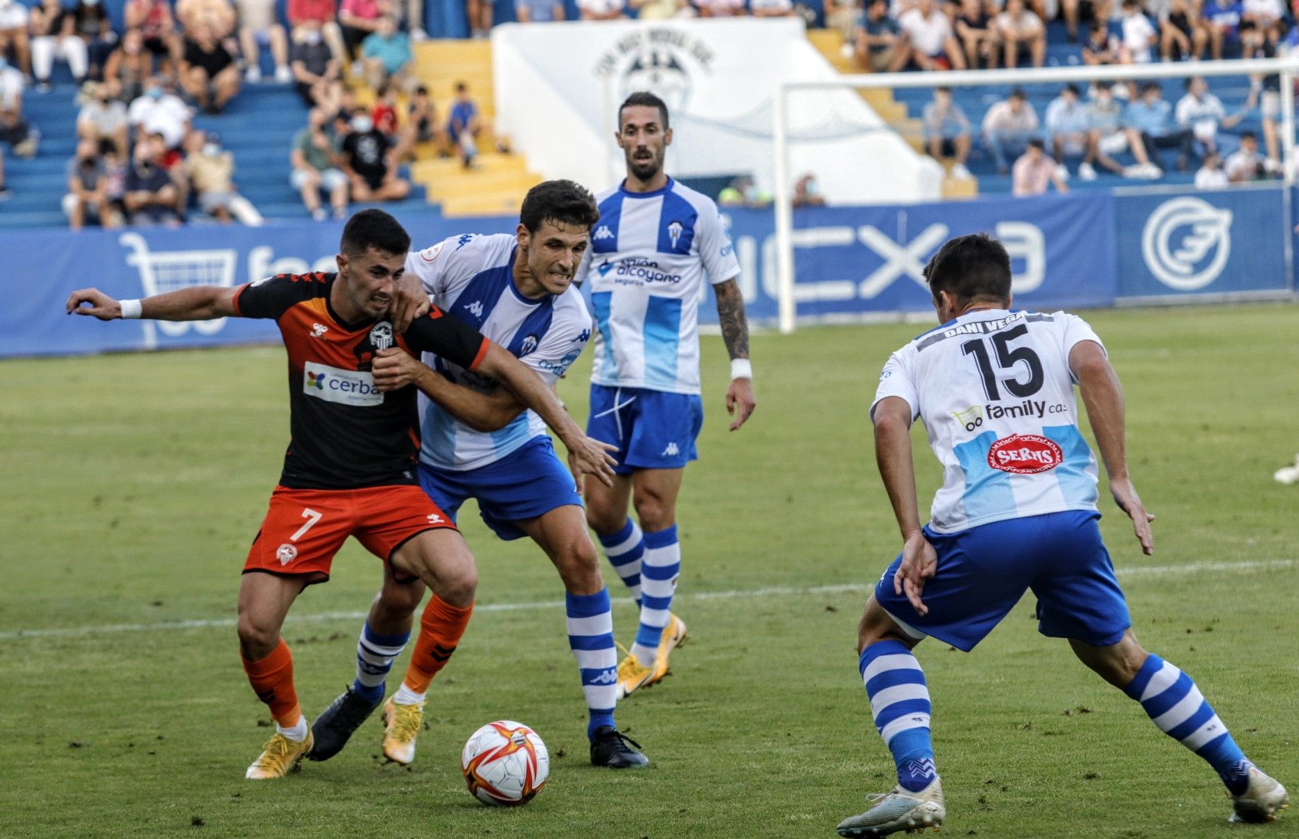 El Alcoyano se mantiene invicto / JUANI RUZ