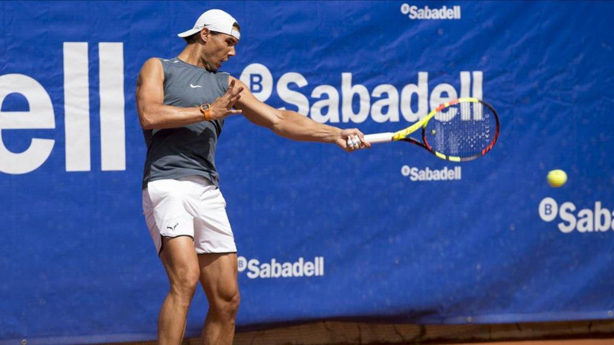 Rafa Nadal vuelve a los entrenamientos antes de viajar a Abu Dabi