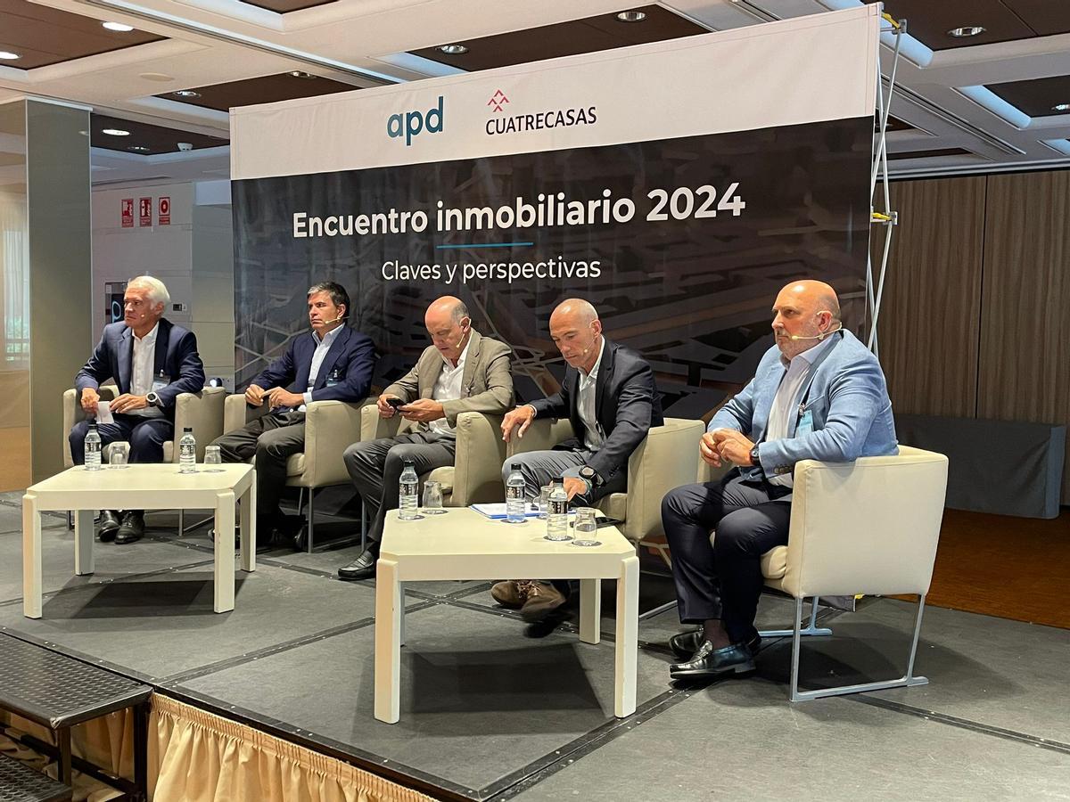 Juan Grima (Cuatrecasas), Roberto Centeno (Atitlan), Alfredo Rodríguez (Rover Grupo), José Luis Palau salvador (Simetria Grupo) y Vicente Llácer (Grupo Ática).