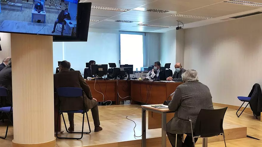 El exalcalde de Bigastro niega que se quedara 70.000 euros pagados por una subasta de suelo