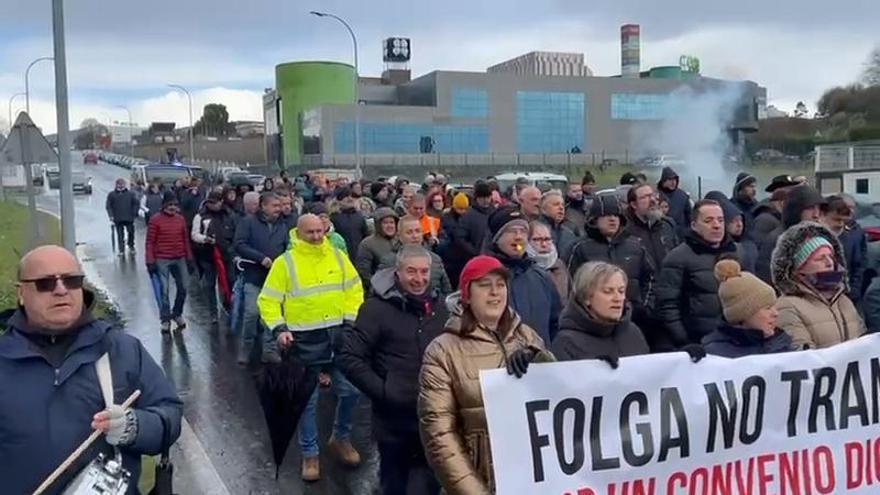 Protesta en Amio de los trabajadores del transporte de viajeros