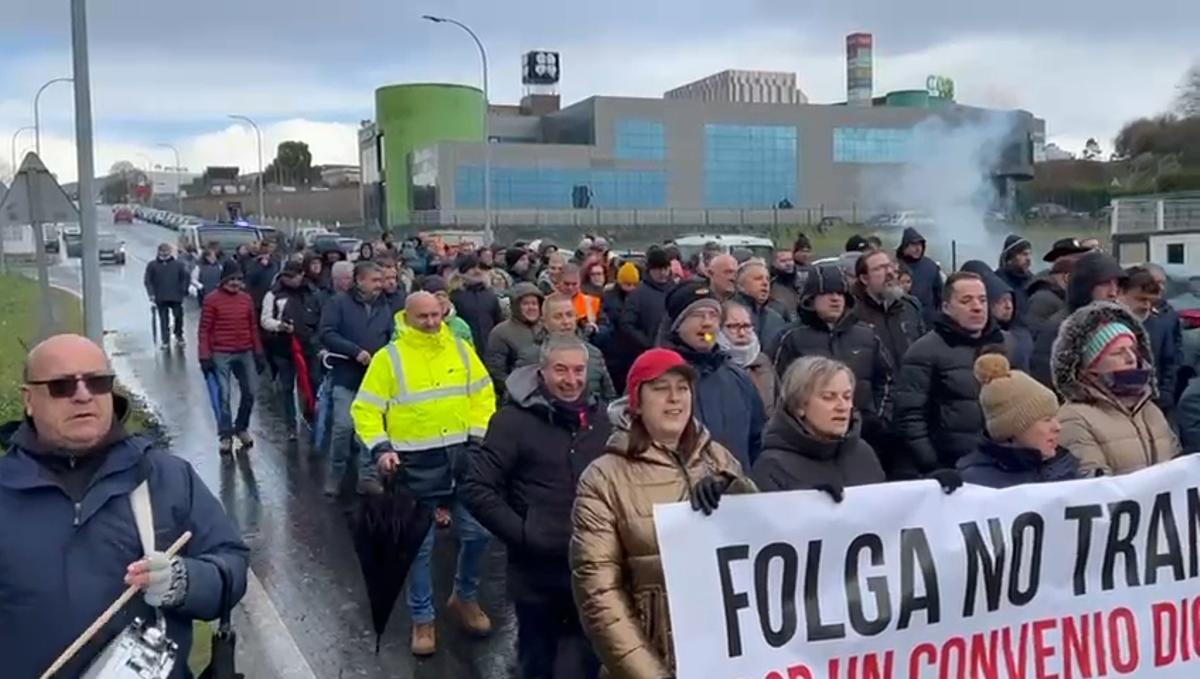 Protesta en Amio de los trabajadores del transporte de viajeros