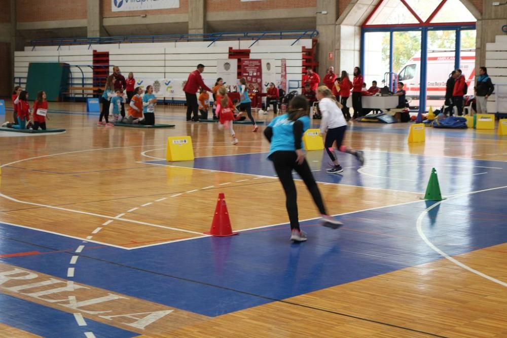 Jugando al atletismo en Alcantarilla