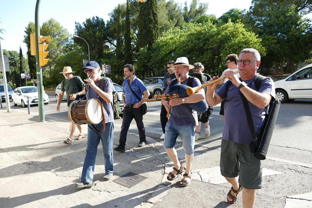 EN IMATGES | Figueres rep la Flama del Canigó i la reparteix arreu de l'Alt Empordà