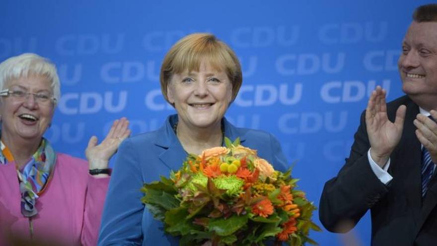 Merkel gana las elecciones alemanas con un 42,5%, según los sondeos