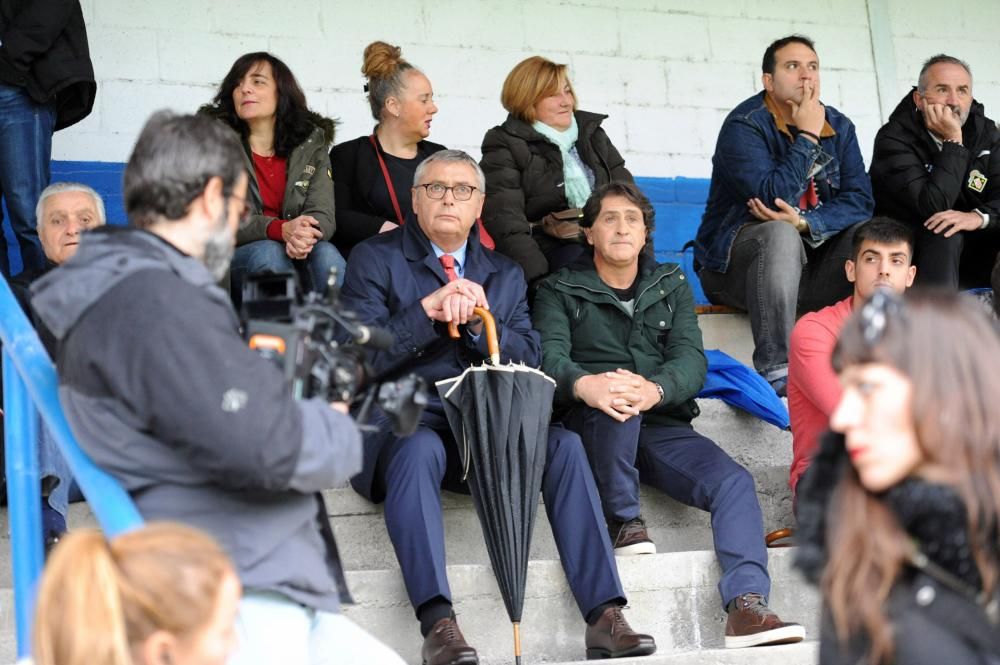 Grabación de un programa de televisión en el campo del Santiago de Aller