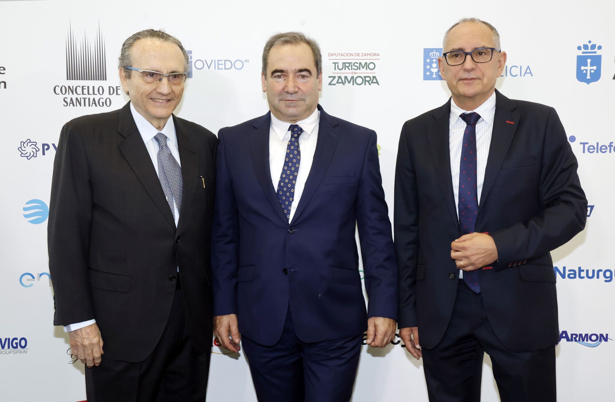 Javier Moll, Carlos Riveiro, director en Galicia de SANJOSÉ Constructora, y Juan Carlos da Silva.
