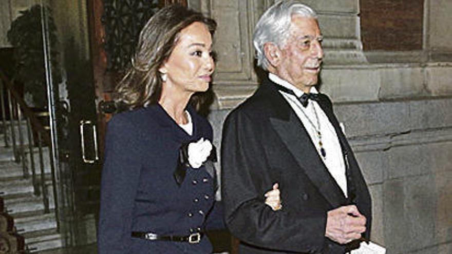 Mario Vargas Llosa, con Isabel Presley.