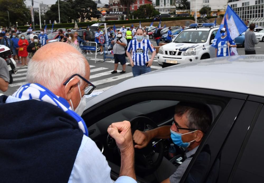 La caravana en defensa del Deportivo colapsó el tráfico en varios puntos de A Coruña.