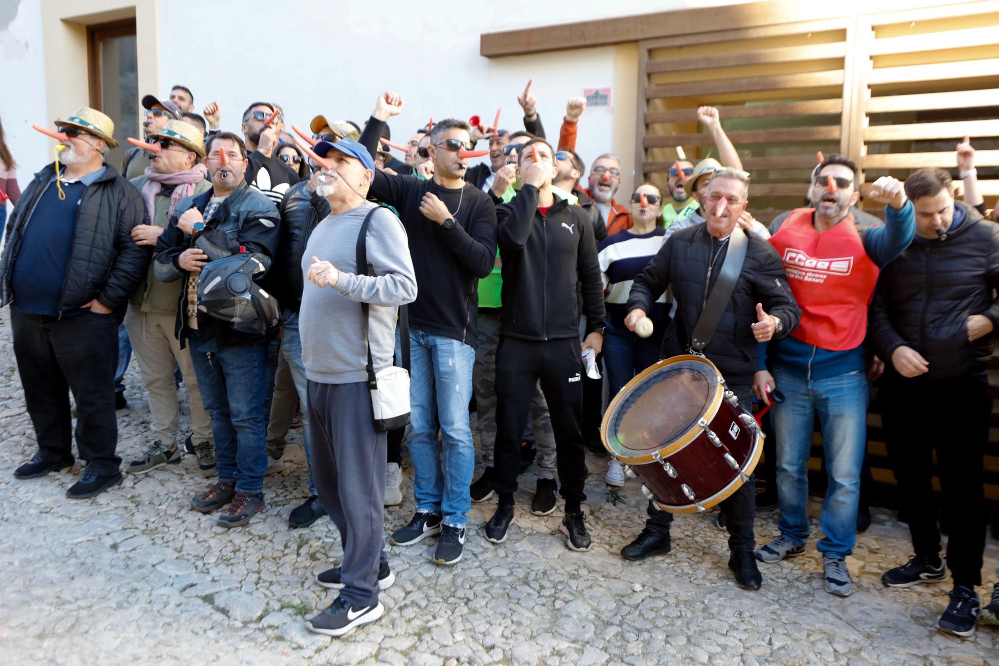 Trabajadores del Ayuntamiento de Ibiza se manifiestan por los puestos de trabajo