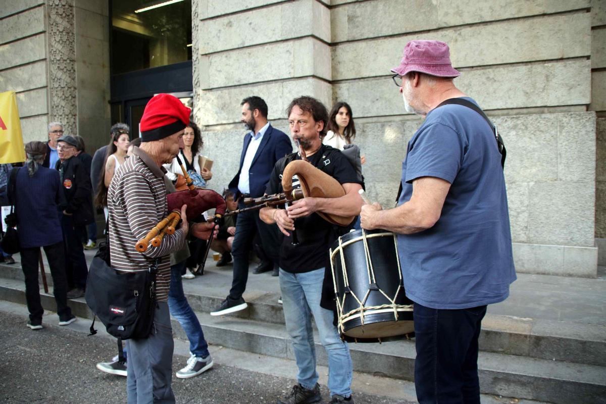 Les imatges de la mobilització en defensa del català a Girona