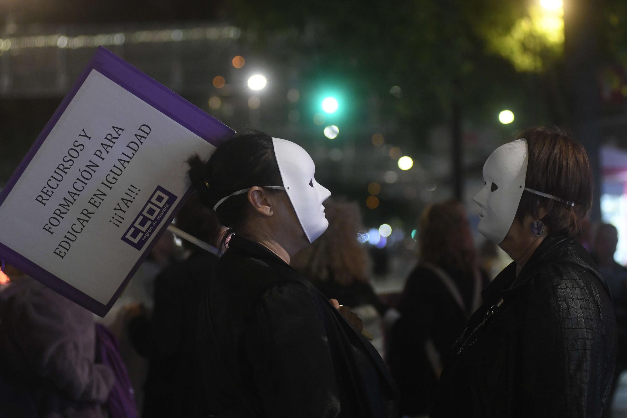 Las imágenes de la manifestación contra la violencia machista en Murcia