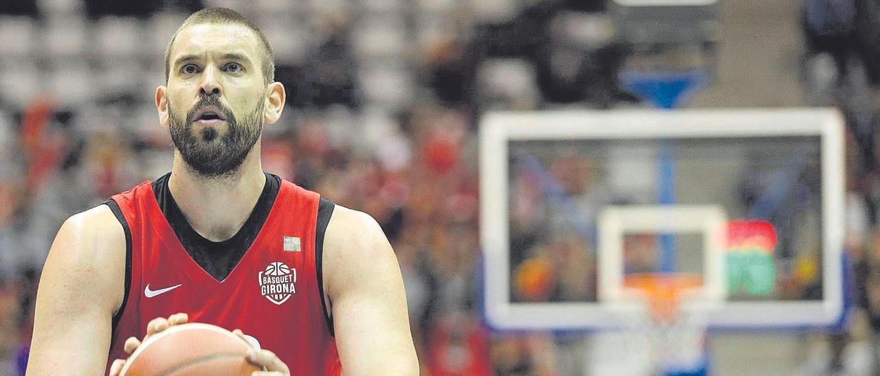 Marc Gasol lanza a canasta en un partido con el Girona.