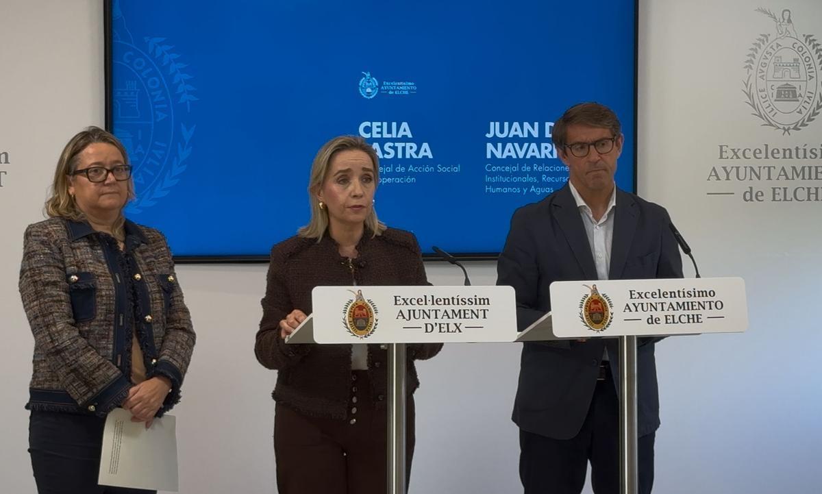 Presentación de las charlas sobre ahorro en el consumo de agua en el Ayuntamiento de Elche