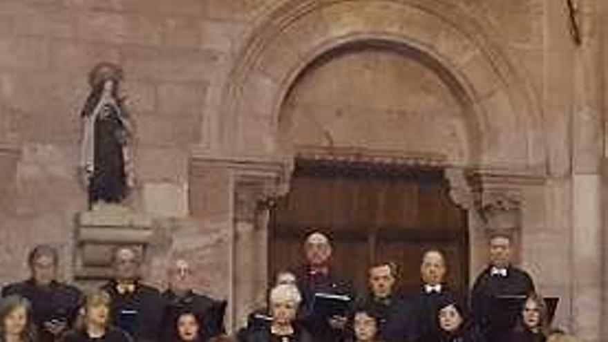 Concierto del Orfeón San Lorenzo en la basílica de Covadonga.