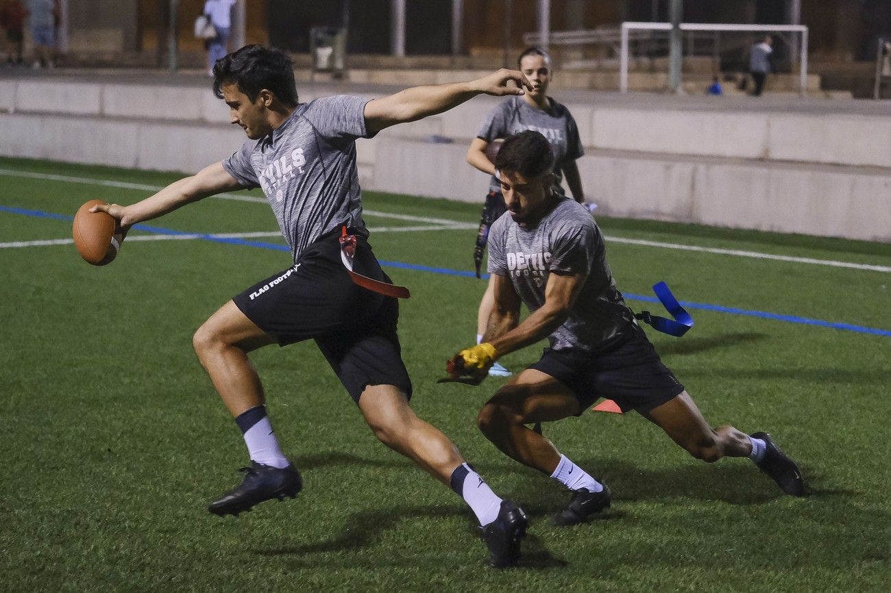 Dinamismo, estrategia y valores en el flag football.