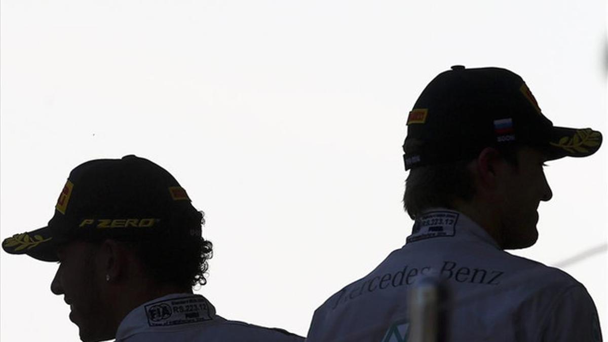 Hamilton y Rosberg se juegan el título en tres carreras