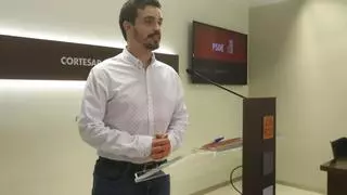 PSOE: "Azcón se avergüenza del pacto y de la foto con Vox, por eso no ha aparecido"