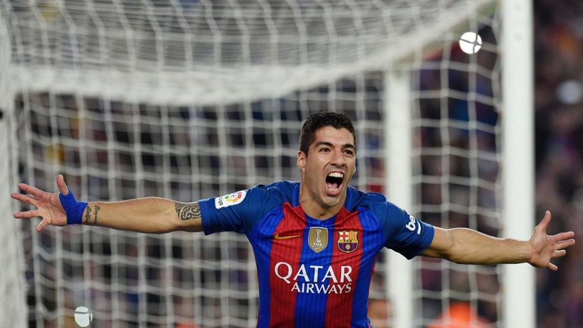 Luis Suárez celebra el gol del Barcelona