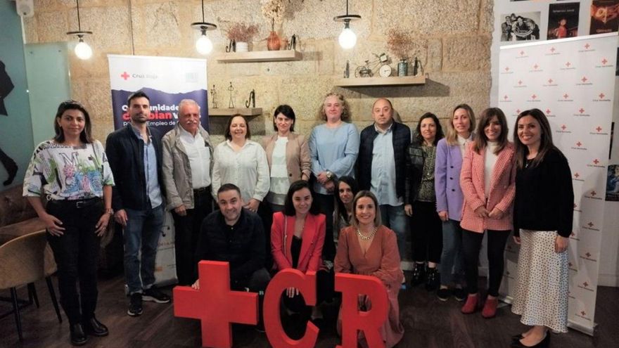Participantes en la mesa de empresas en O Carballiño. |   // FDV