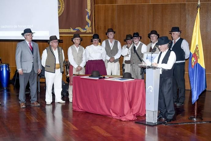 Entrega de los premios Cachorros de Honor