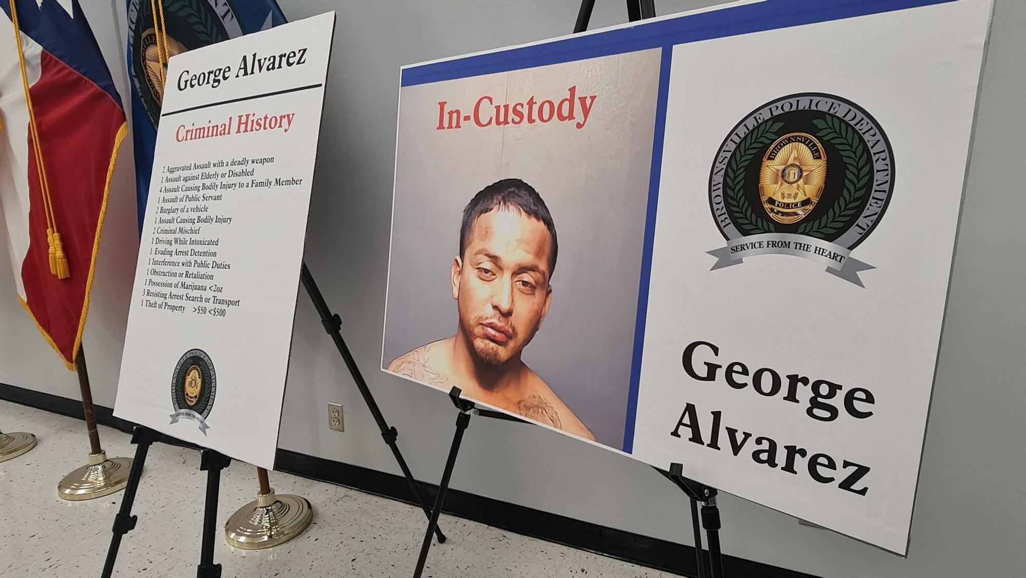 La foto de George Alvarez, el conductor que mató a ocho personas, expuesta durante la rueda de prensa organizada por la policía de Brownsville.