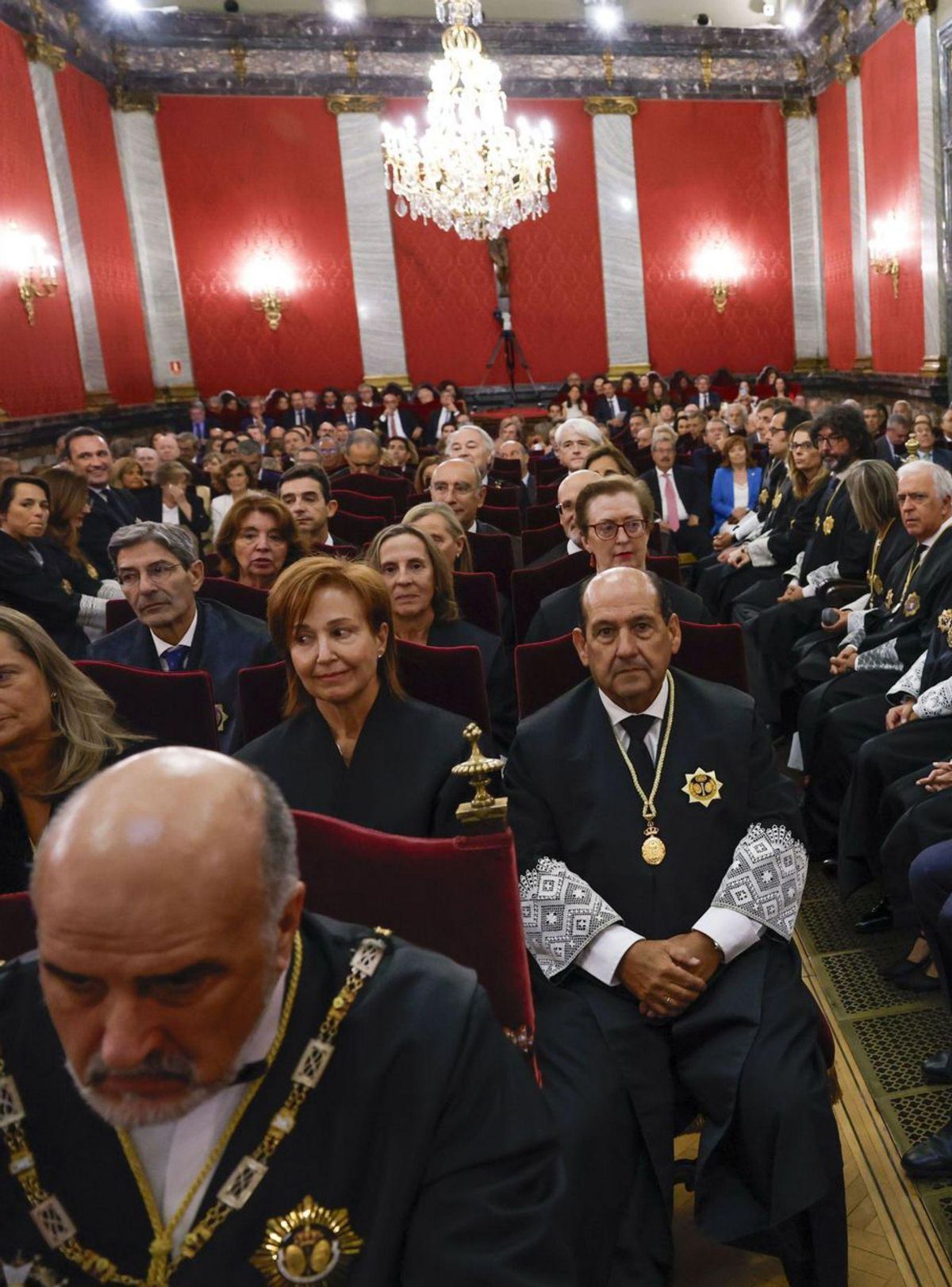Feijóo s’absentarà per primer cop de l’acte, que serà presidit pel Rei Feijóo s’absentarà per primer cop de l’acte, que serà presidit pel Rei