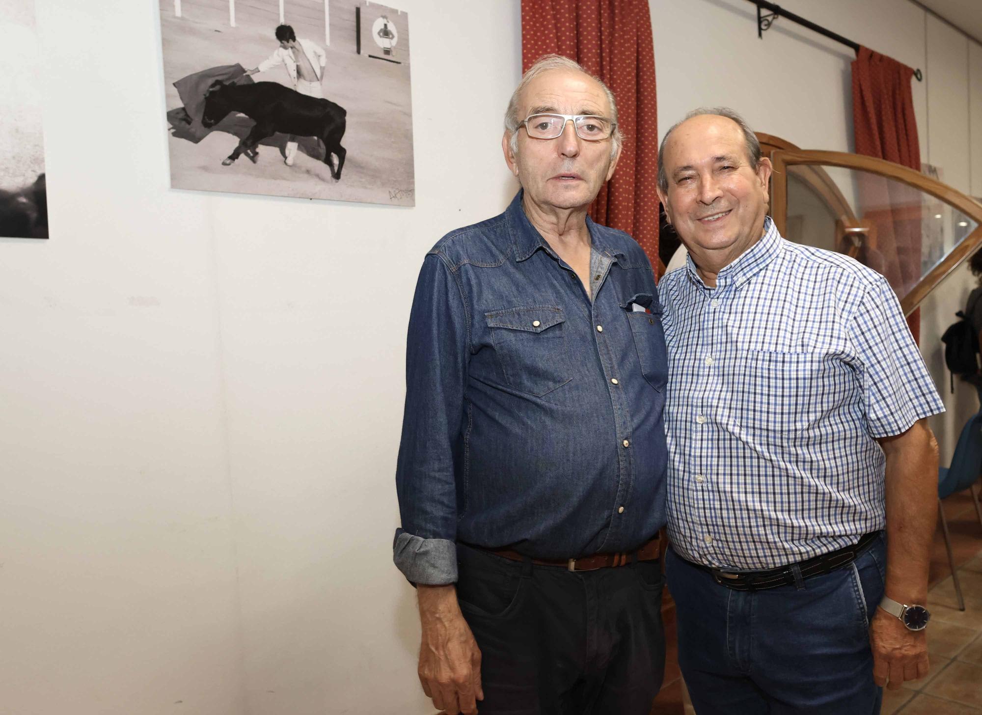 Inauguración de la exposición fotográfica de Manzanares(padre) con la cámara de Perfecto Arjones