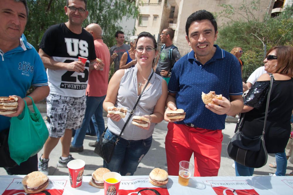 La hamburguesa más larga del mundo