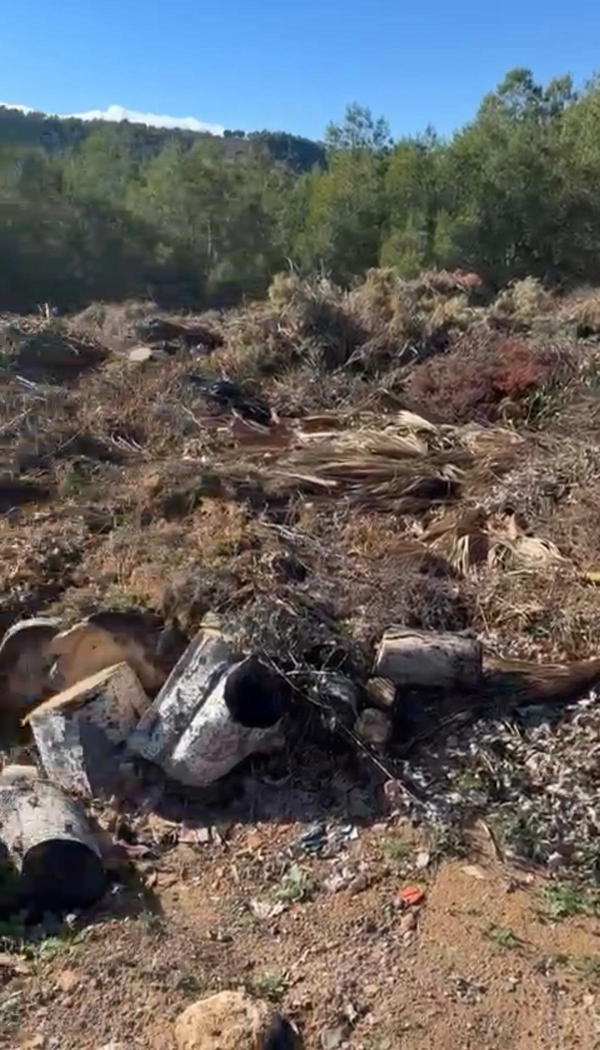 El PP exige al alcalde de Navajas que aclare el uso del antiguo vertedero municipal “porque pese a estar clausurado sigue activo”.