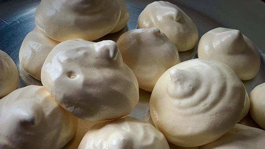 Vídeoreceta de la semana: ¡Me atrevo con los Suspiros de Moya!