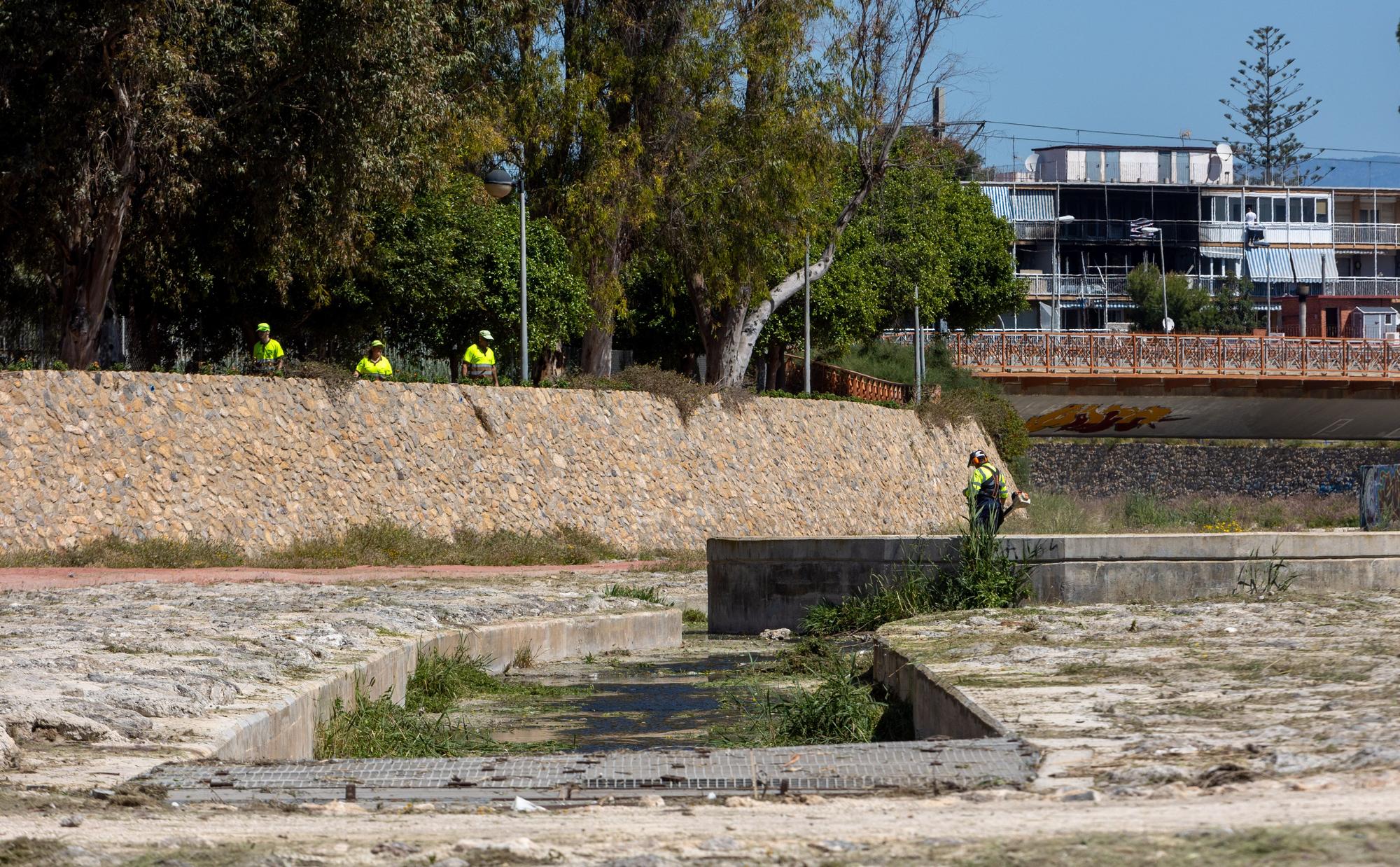 Los vecinos reclaman el mantenimiento de los espigones de las calas de la Albufereta