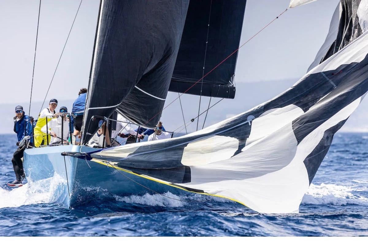 El Nola, en plena regata.