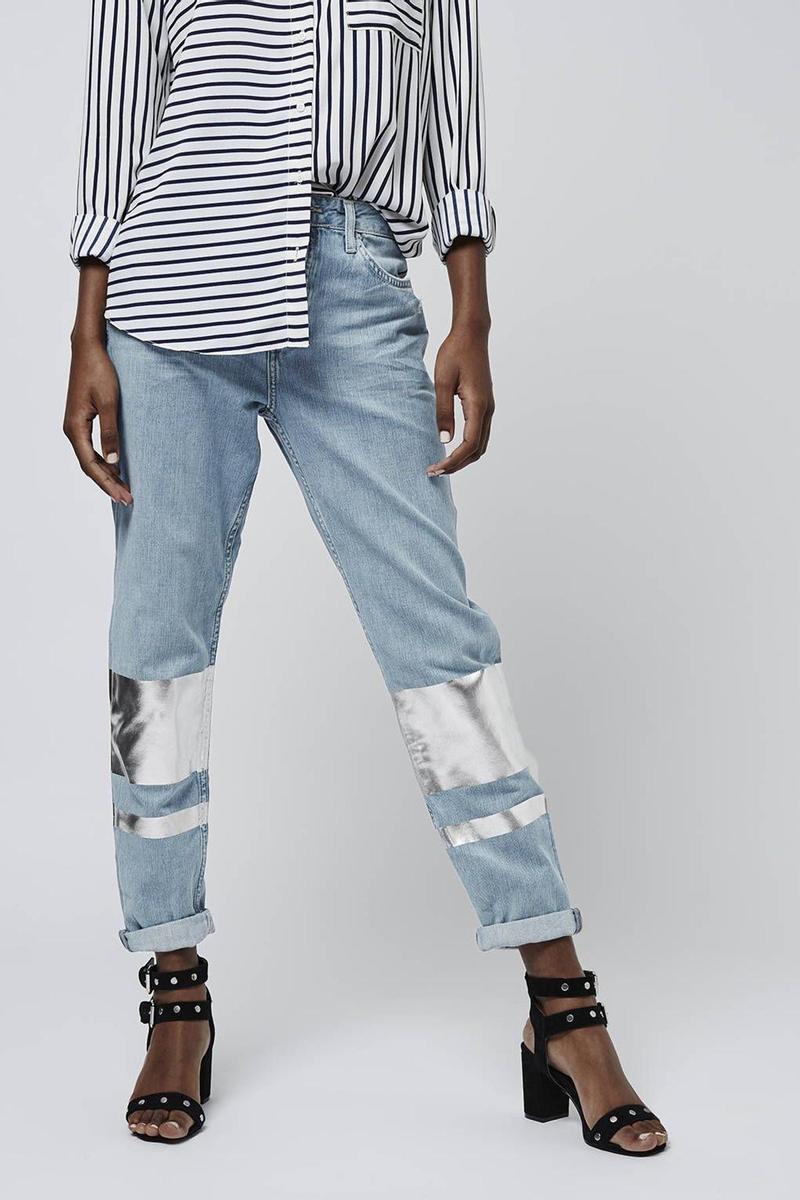 Vaqueros boyfriend con patchwork metalizado, Topshop