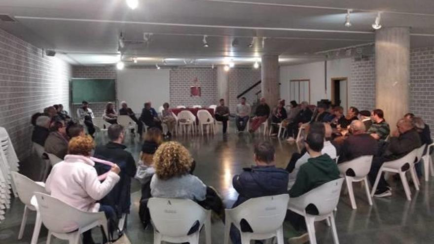 Imagen de la primera asamblea ciudadana de la que ha surgido la plataforma electoral.