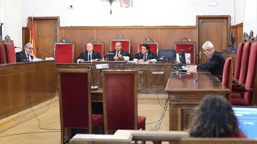 El acusado de violación con «extrema violencia» se contradice en el juicio