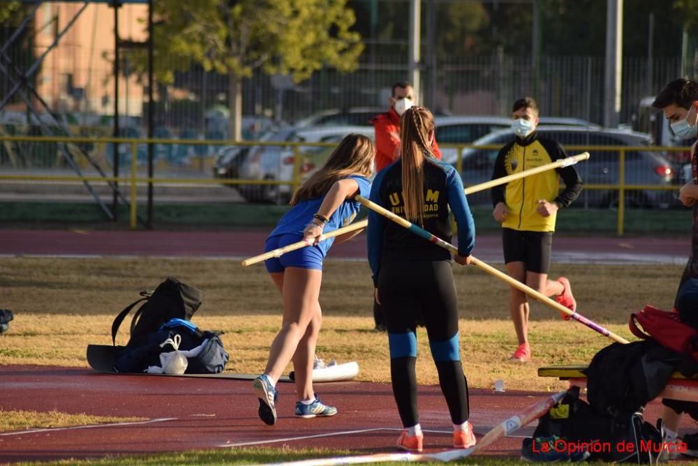 Control federativo de atletismo en Cartagena