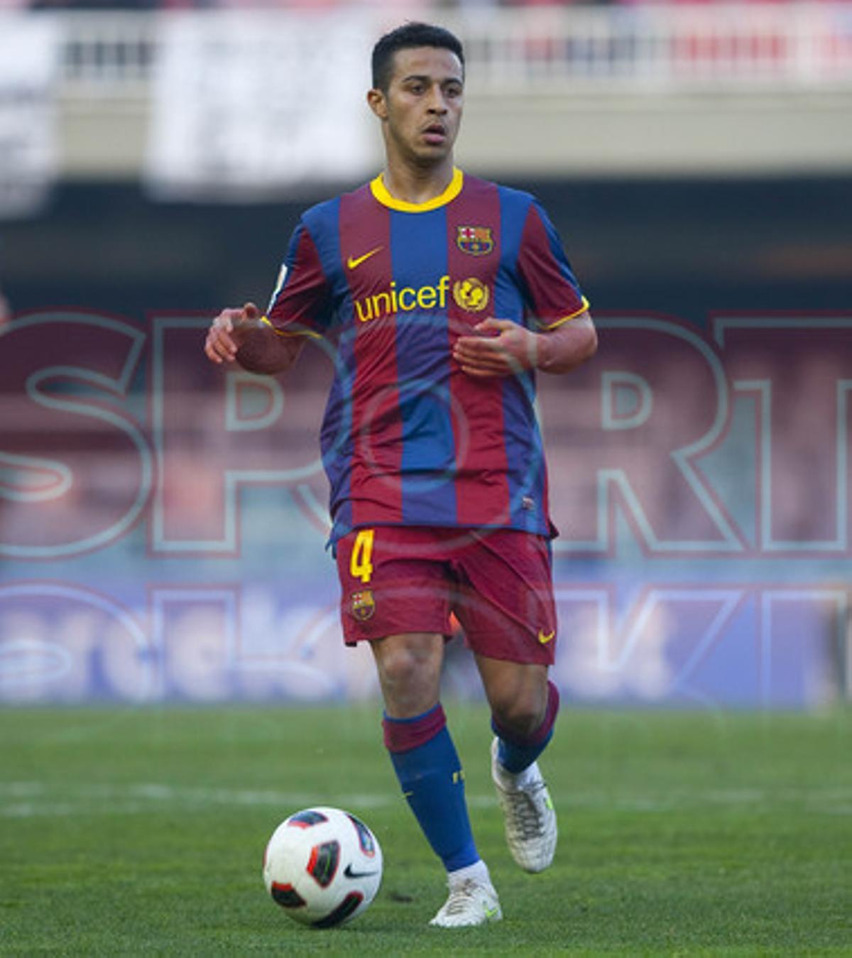 16 Thiago Alcántara - 2010-11
