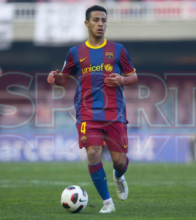 16 Thiago Alcántara - 2010-11