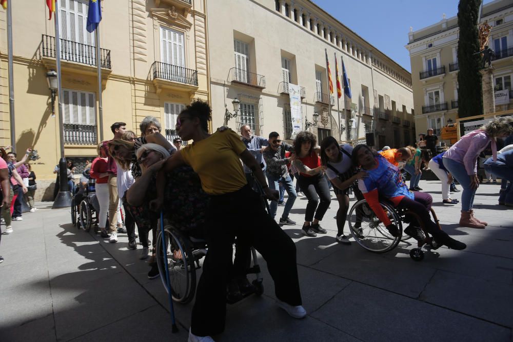 València baila al son de 10 Sentidos