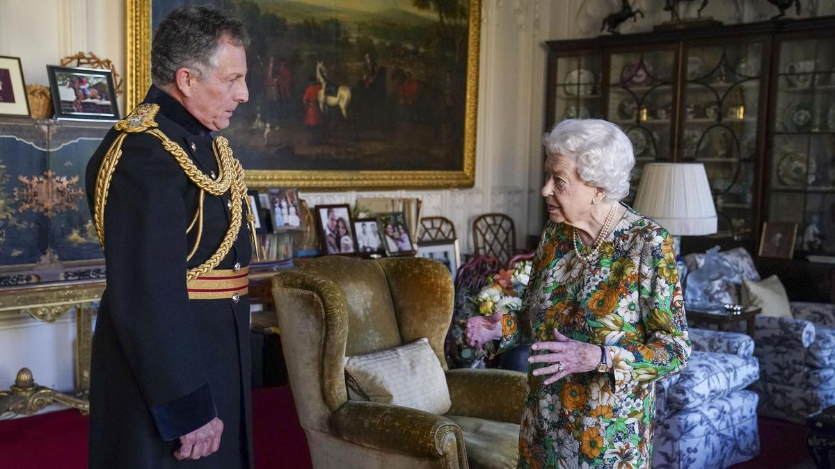 La reina Isabel II reaparece en un evento público.