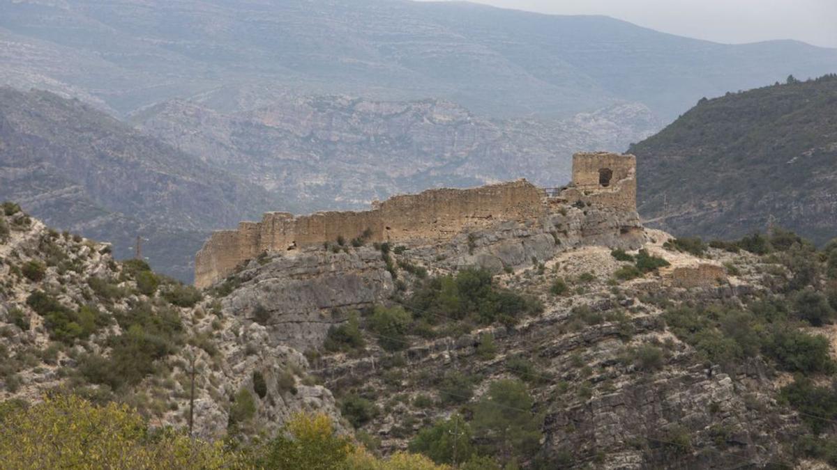 El Castillet de Millares.
Perales Iborra.