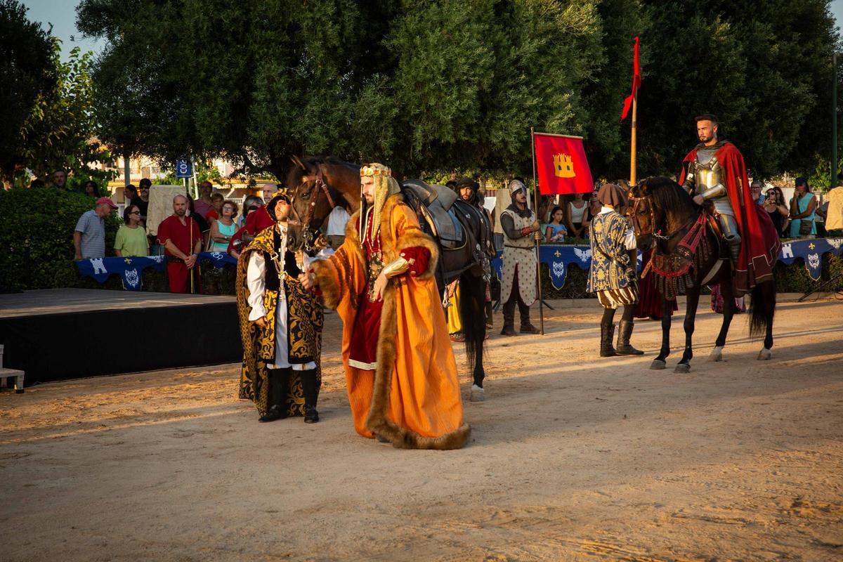 Las mejores imágenes de la recreación de la sentencia de Torrellas y la inauguración del mojón que delimita la frontera entre los reinos de Castilla y Aragón