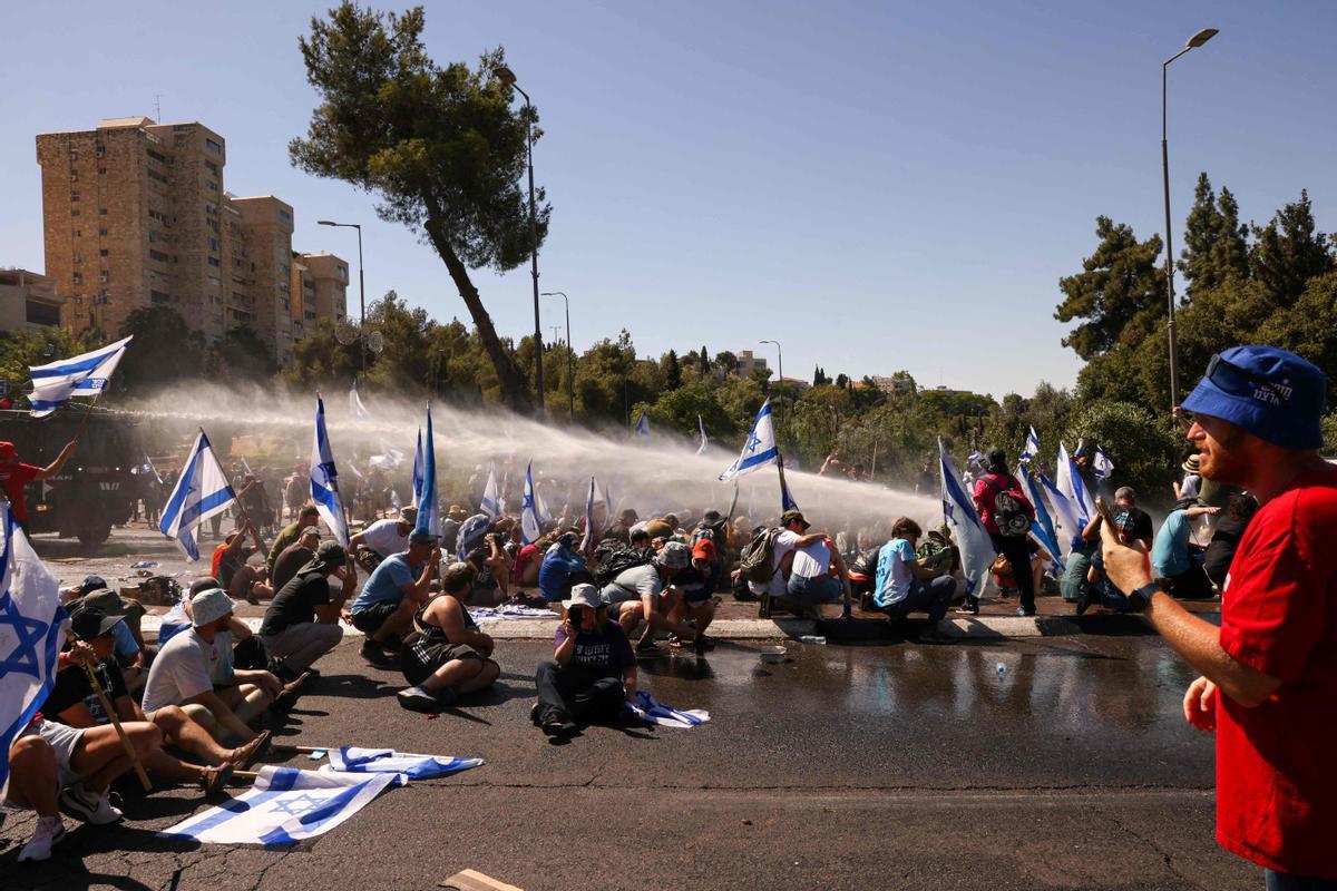 Las protestas masivas continúan en Israel por la reforma judicial