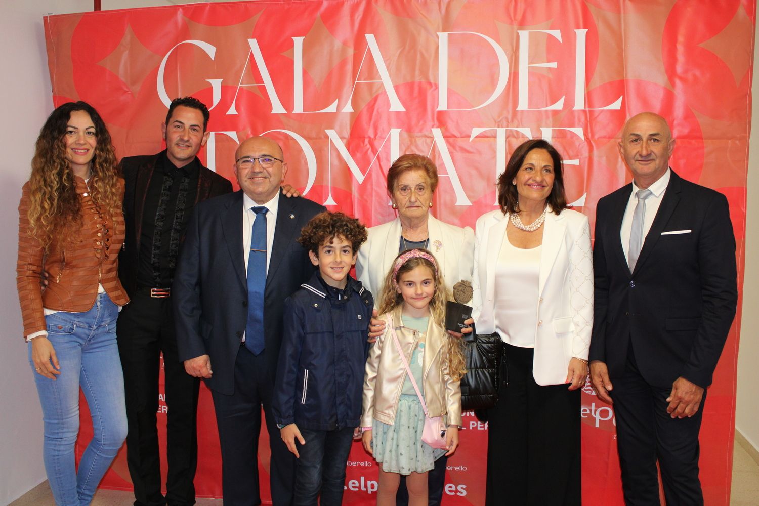 Pepa Pons y su familia con Juan Botella.